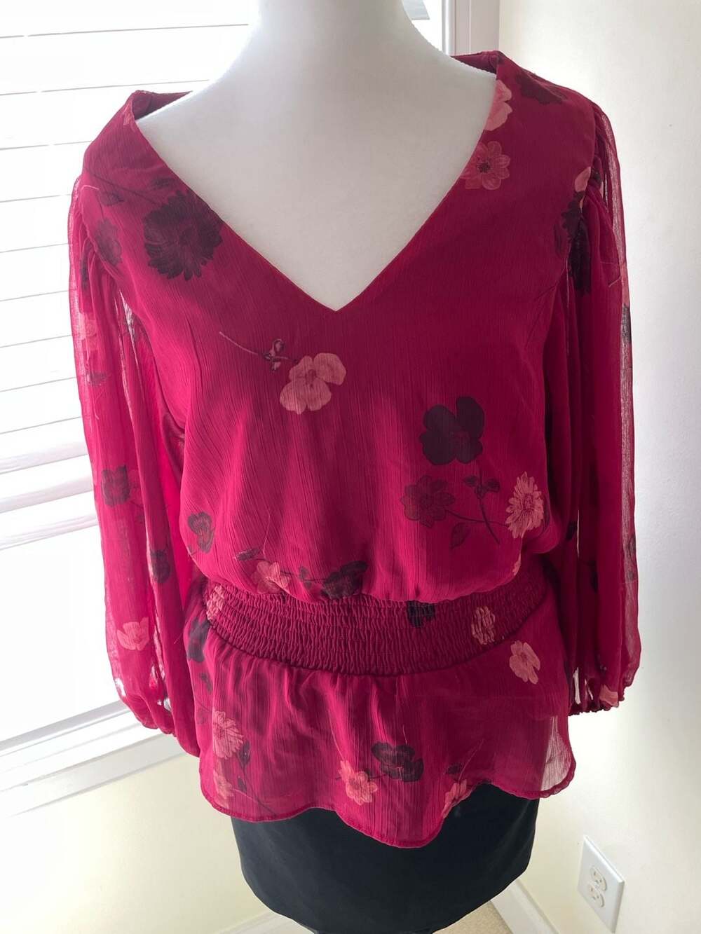 1. STATE Women’s Long Sleeved Flowy Top Floral Pink M